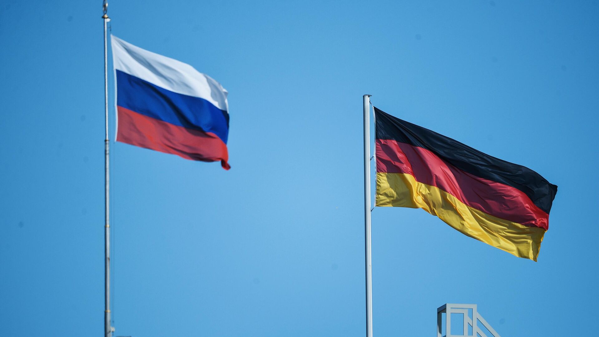 Флаг России и Германии в Берлине - РИА Новости, 1920, 30.06.2024