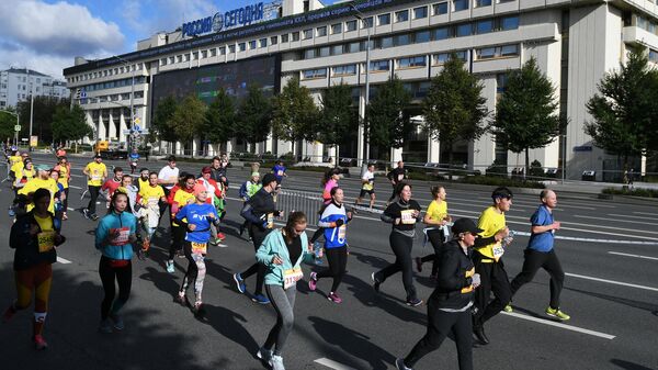 Участники на дистанции Московского марафона — 2020