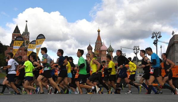 Участники на дистанции Московского марафона - 2020