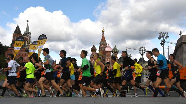 Участники на дистанции Московского марафона - 2020