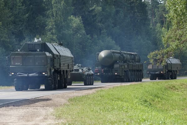 Стратегический ракетный комплекс с межконтинентальной баллистической ракетой мобильного базирования ПГРК Ярс Стратегический ракетный комплекс с межконтинентальной баллистической ракетой мобильного базирования ПГРК Ярс