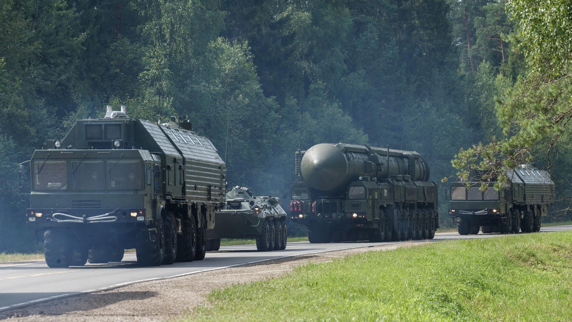 Стратегический ракетный комплекс с межконтинентальной баллистической ракетой мобильного базирования ПГРК Ярс - РИА Новости, 1920, 13.11.2020