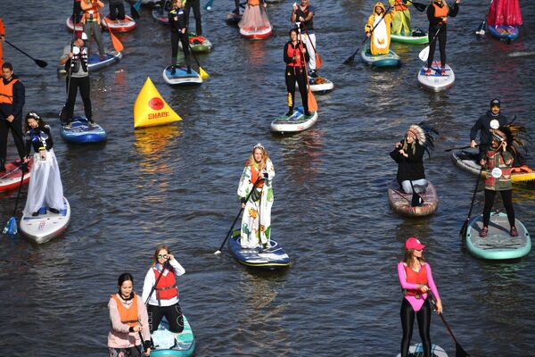 Московская акватория. Московская Акватория sup-фестиваль. Sup парад в Москве. Водный ярко парк. Sup парад что это?.