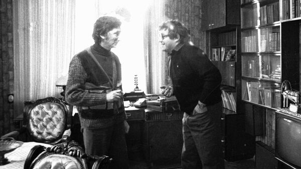 Композитор Александр Журбин (справа) и поэт Юрий Энтин (слева), 1982 год