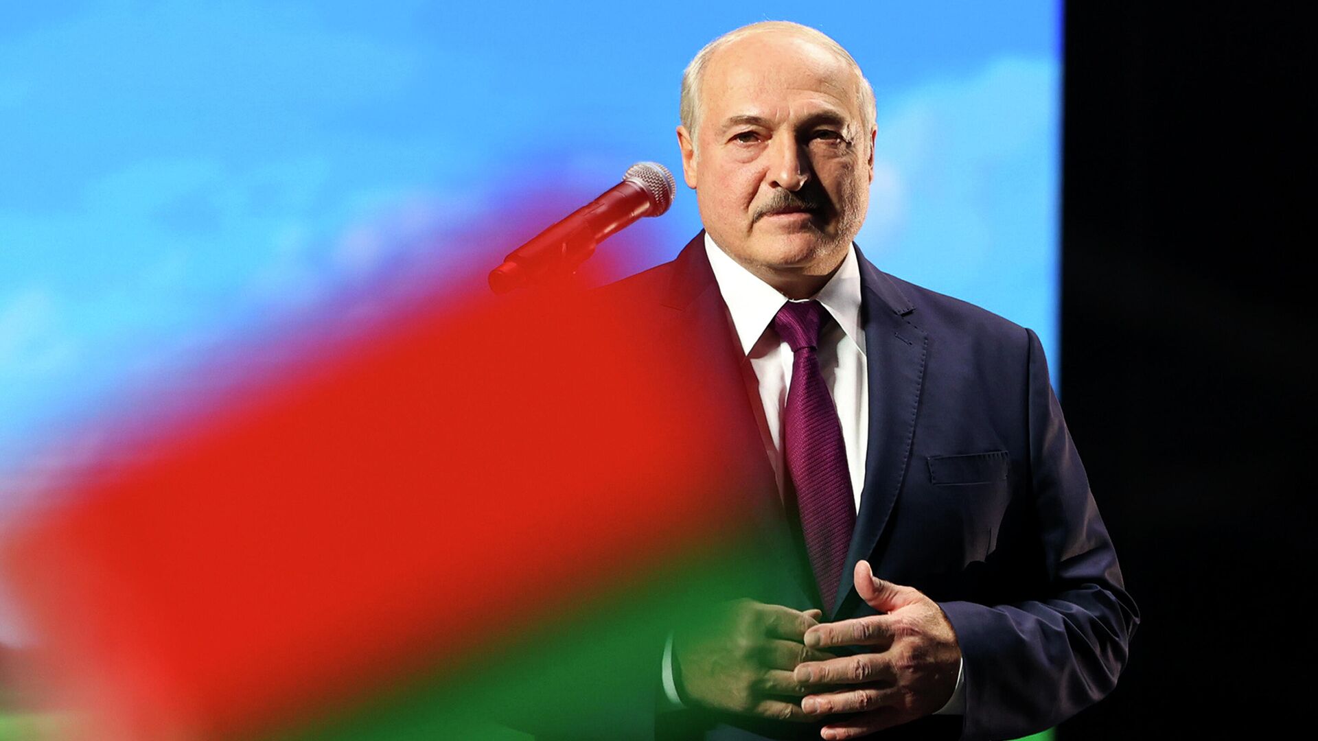 Президент Белоруссии Александр Лукашенко во время выступления в Минске - РИА Новости, 1920, 30.10.2020