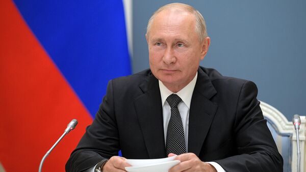 Президент РФ Владимир Путин во время видеоконференции