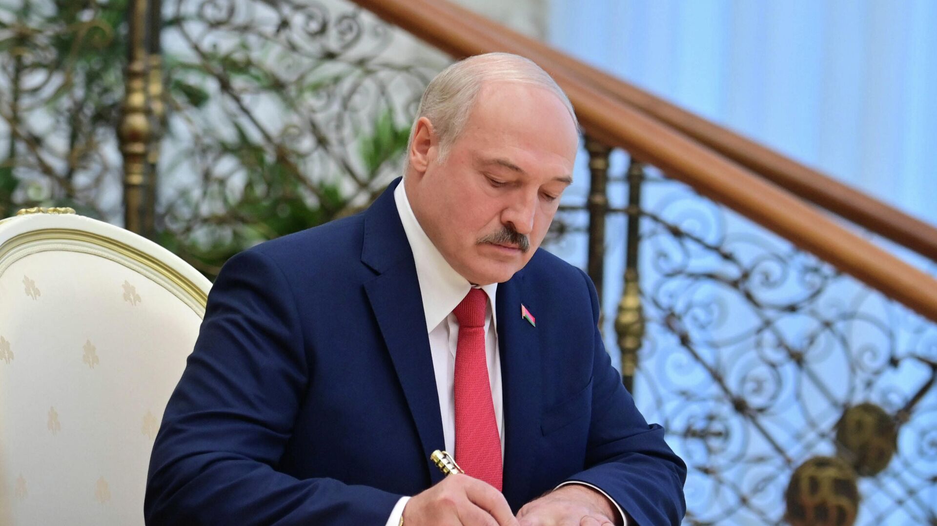 Президент Белоруссии Александр Лукашенко на церемонии инаугурации в Минске - РИА Новости, 1920, 11.10.2020