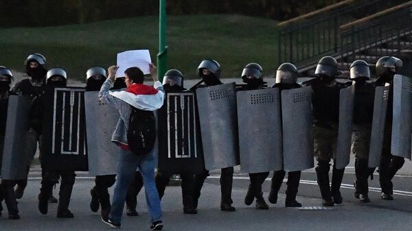  Сотрудники ОМОНа во время несанкционированной акции протеста оппозиции в Минске