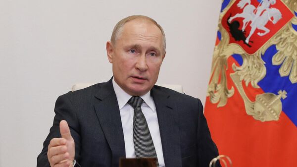 Президент РФ Владимир Путин в режиме видеоконференции проводит встречу с главами регионов РФ, избранными в ходе региональных выборов