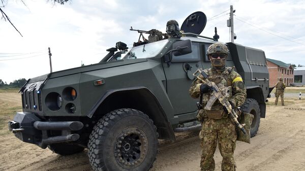 Военнослужащие Украины во время активной фазы на совместных военных учениях Украины и стран НАТО 