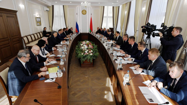 Встреча губернатора Ленинградской области Александра Дрозденко и премьер-министра Республики Беларусь Романа Головченко