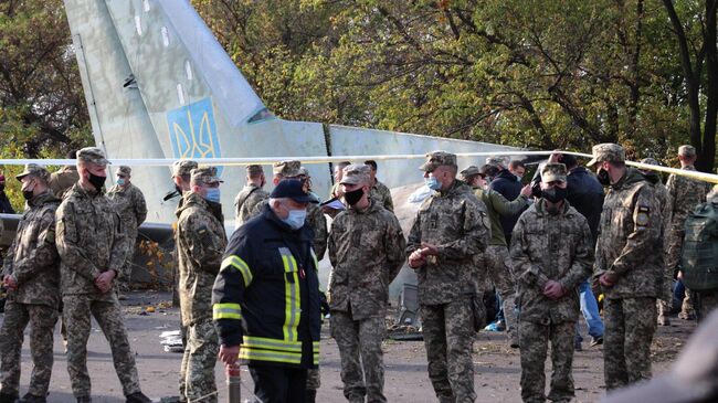 Оцепление месте крушения самолета Ан-26 под Харьковом