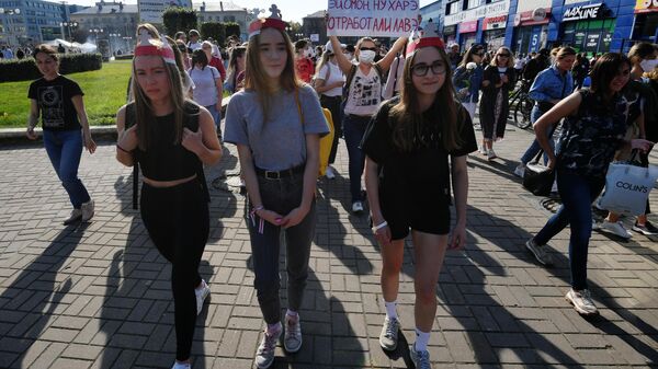  Участники марша оппозиции в Минске