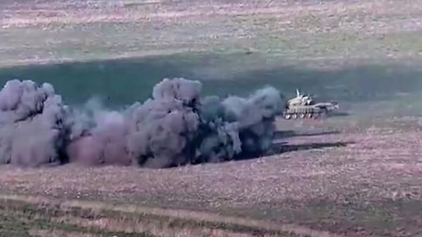 Уничтожение азербайджанских танков военными Армении. Стоп-кадр видео