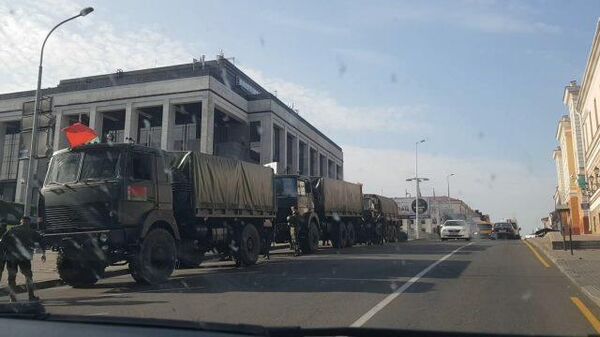 В Минске перекрывают дороги и в центре стоят военные машины