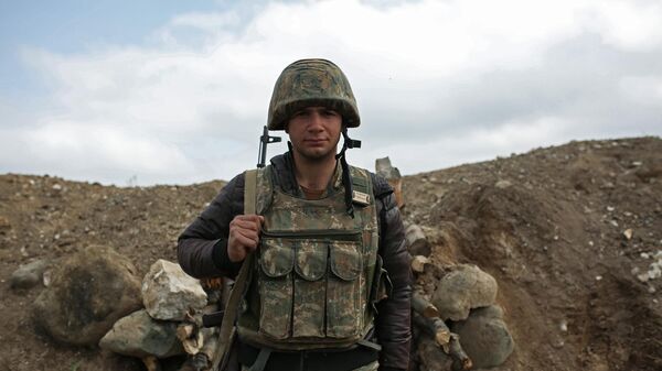 Армянский солдат в зоне карабахского конфликта