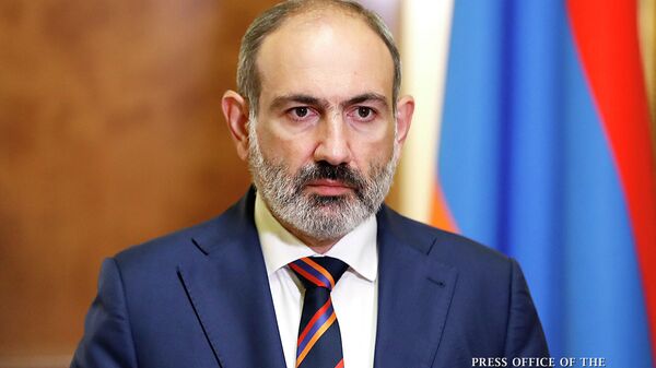 Премьер-министр Армении Никол Пашинян во время обращения к нации в связи с обострением конфликта в Нагорном Карабахе