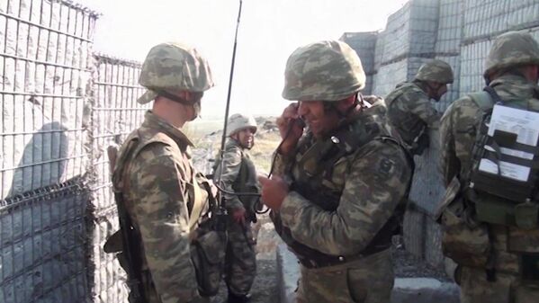 Вооруженные силы Азербайджана ведут боевые действия в Нагорном Карабахе. Скриншот видео