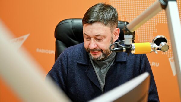 Исполнительный директор МИА Россия сегодня Кирилл Вышинский во время интервью в студии радио Sputnik