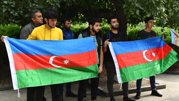 Участники акции Карабах – это Азербайджан в Тбилиси