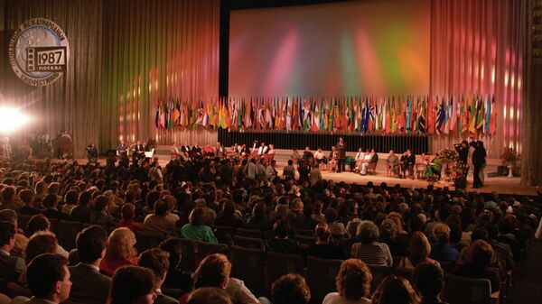 Торжественная церемония открытия XV Московского международного кинофестиваля