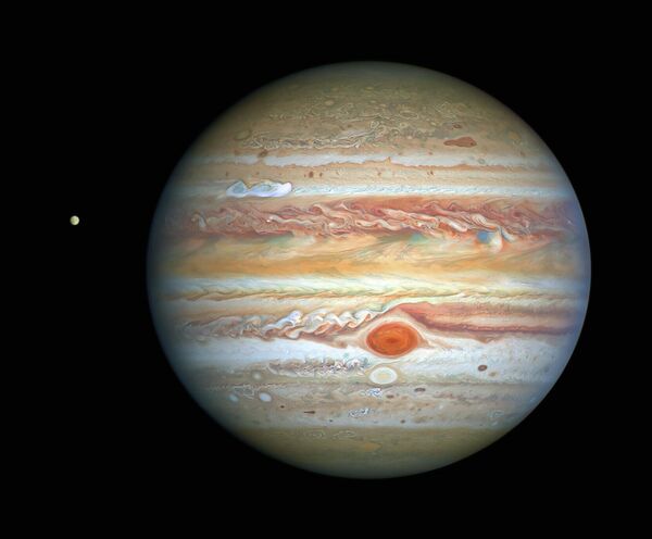 Юпитер сфотографированный космическим телескопом НАСА Хаббл 