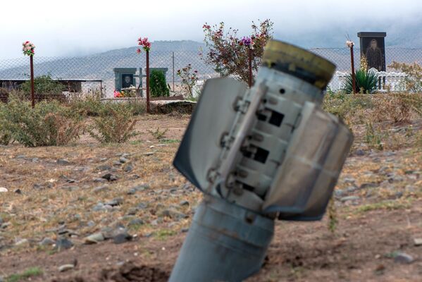 Реактивный снаряд системы Смерч на территории общины Иванян Нагорного Карабаха