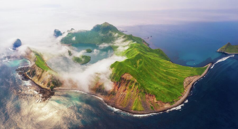 Остров Янкича, Центральные Курилы, вид с дрона