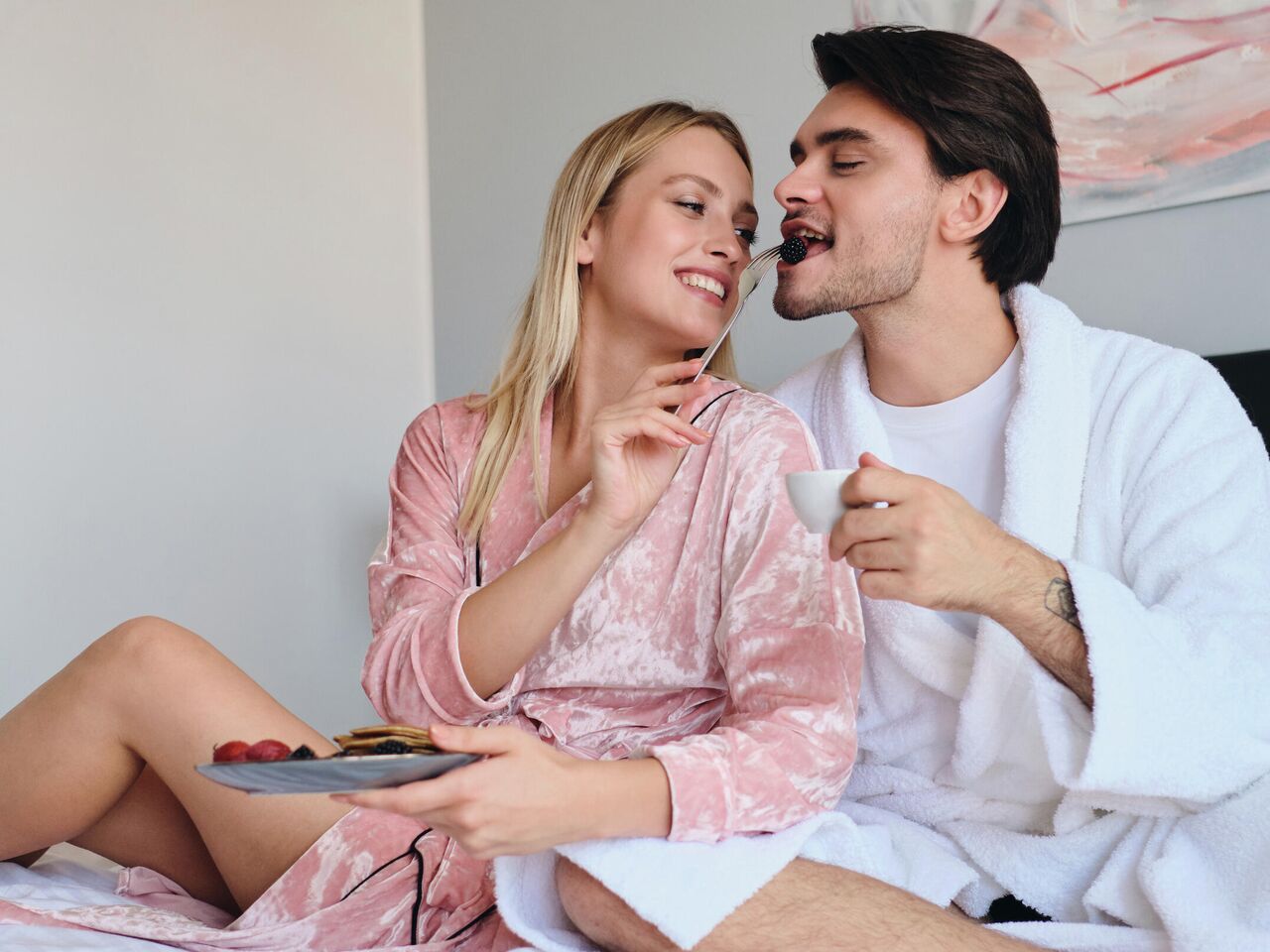 SexTech: 10 необычных интимных подарков — и как их уместно преподнести?