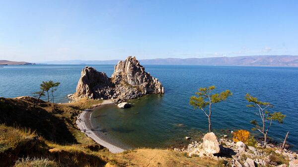 Мыс Бурхан, скала Шаманка на острове Ольхон в Иркутской области