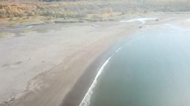 Пляж на Камчатке, где вода была загрязнена нефтепродуктами. Видео Росприроднадзора - РИА Новости, 1920, 03.10.2020