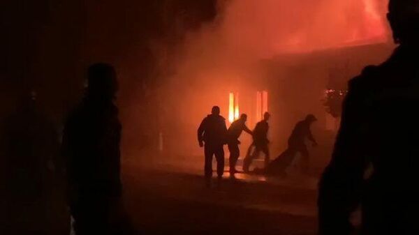 Пожар в магазине и на складе строительных материалов в Степанакерте