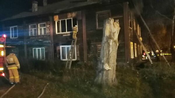 На месте пожара в квартире в  городе Тавда Свердловской области