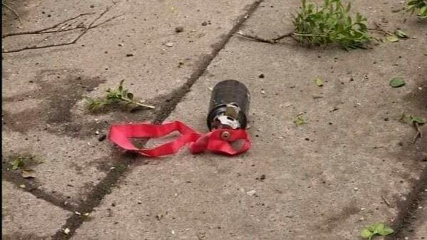 Неразорвавшиеся кассетные снаряды на улицах Степанакерта
