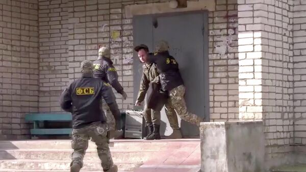 Спецоперация по задержанию подозреваемых в госизмене в Пскове и Смоленске
