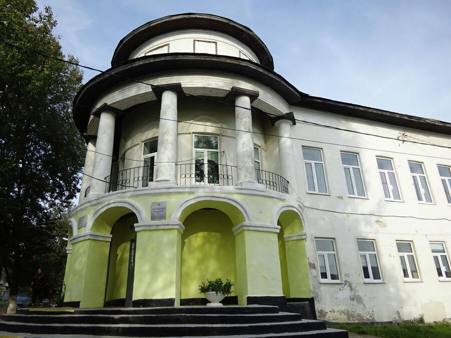 Женская гимназия (дом Якова Алянчикова)