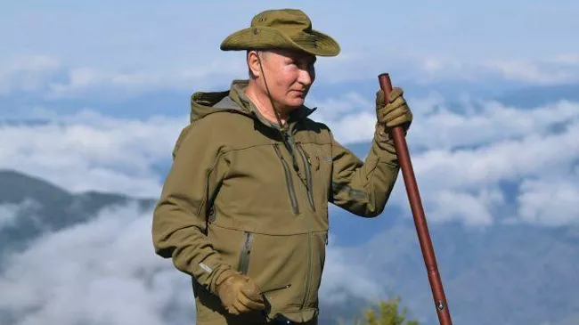 Владимиру Путину исполняется 68 лет: яркие кадры из жизни президента