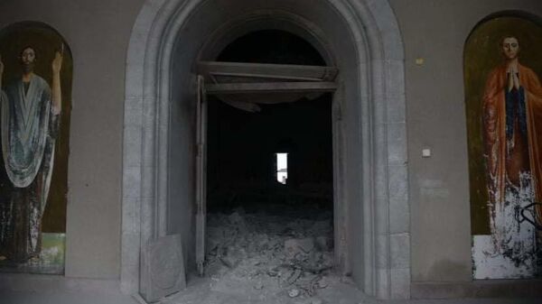 Попавший под обстрел собор Христа Всеспасителя (Казанчецоц) в карабахском Шуши 
