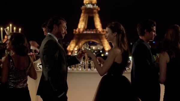 Кадр из фильма Эмили в Париже