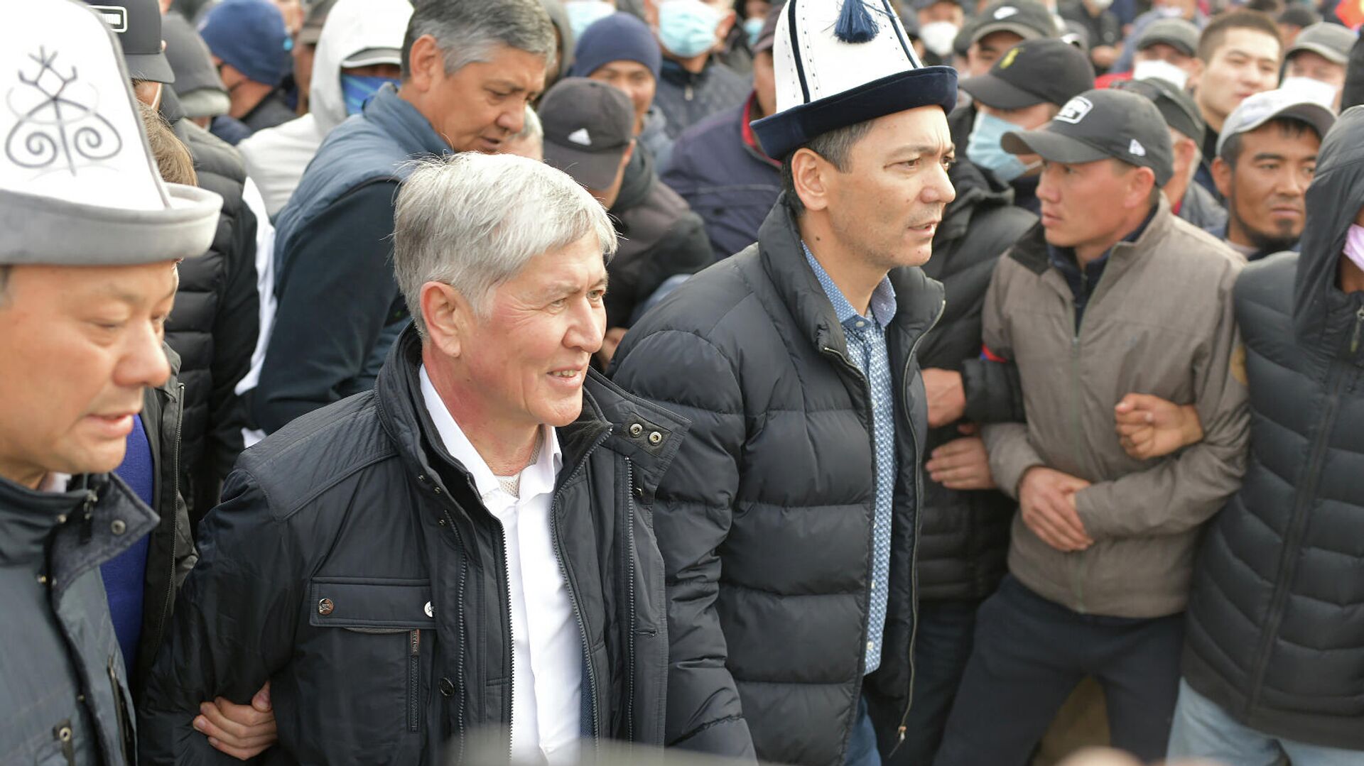 Экс-глава Киргизии Алмазбек Атамбаев на митинге в Бишкеке - РИА Новости, 1920, 28.10.2020