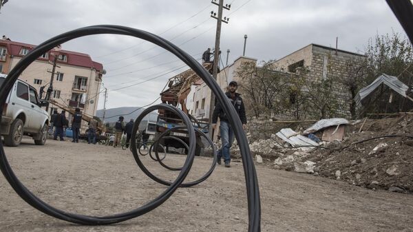 Восстановление электрических сетей, поврежденных в результате обстрелов Степанакерта в Нагорном Карабахе