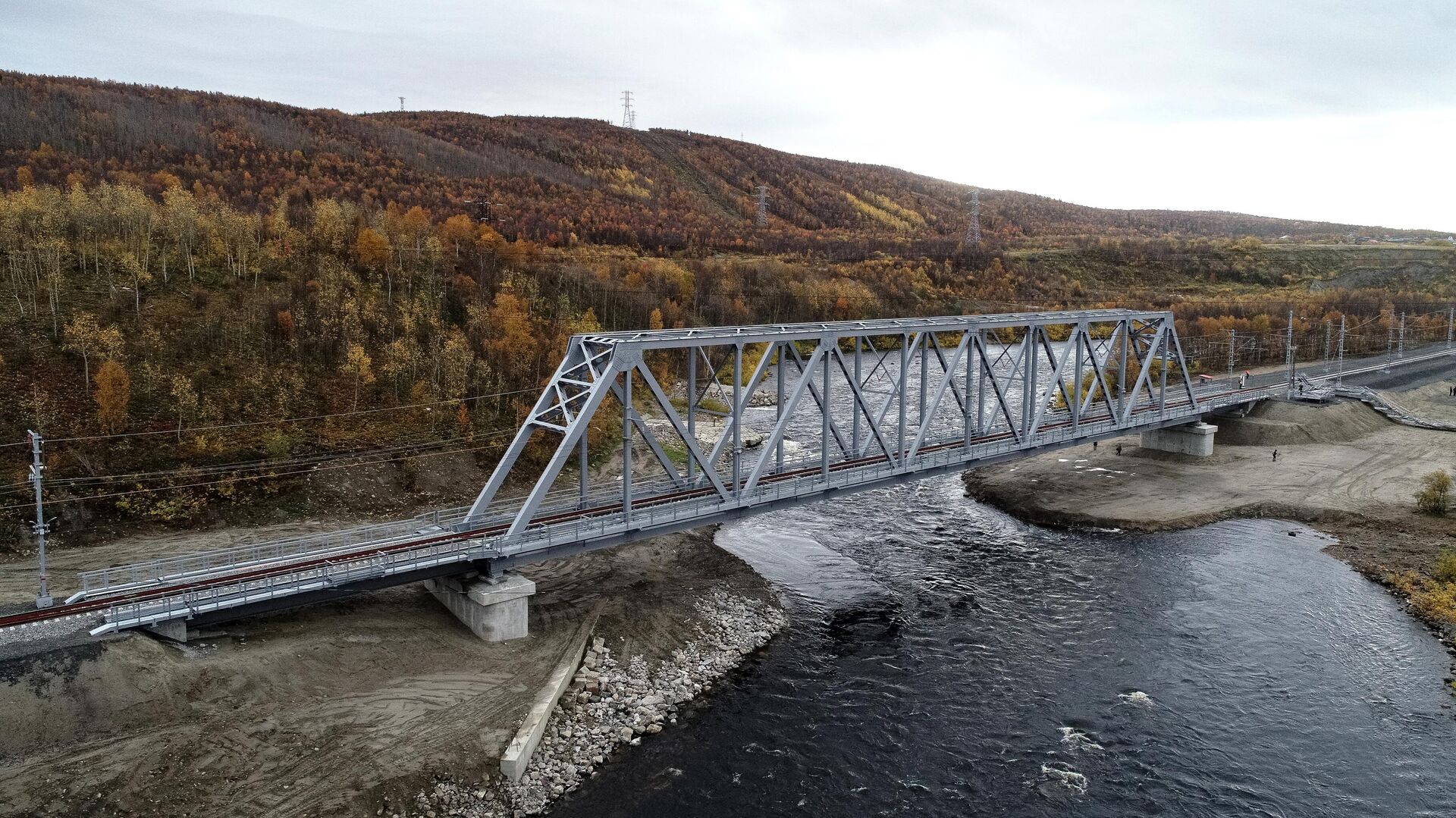 Новый железнодорожный мост через реку Кола под Мурманском - РИА Новости, 1920, 12.10.2020