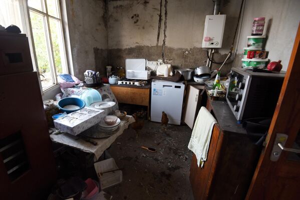 Дом в Мартакерте, покинутый местными жителями из-за обстрелов города