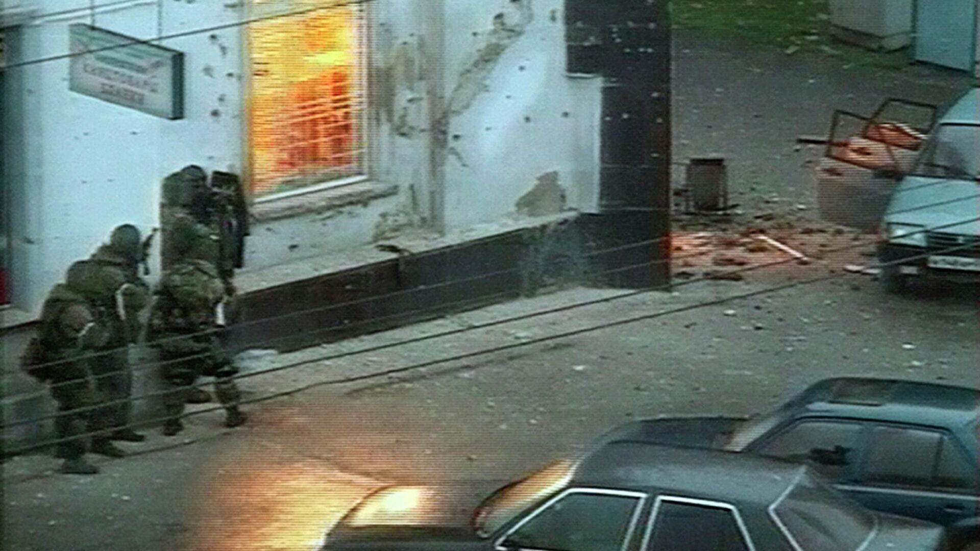 Спецназ во время операции по уничтожению террористов в городе Нальчик 13 октября 2005 - РИА Новости, 1920, 13.10.2020