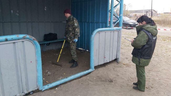 Следователи на месте стрельбы в поселке Большеорловское Нижегородской области