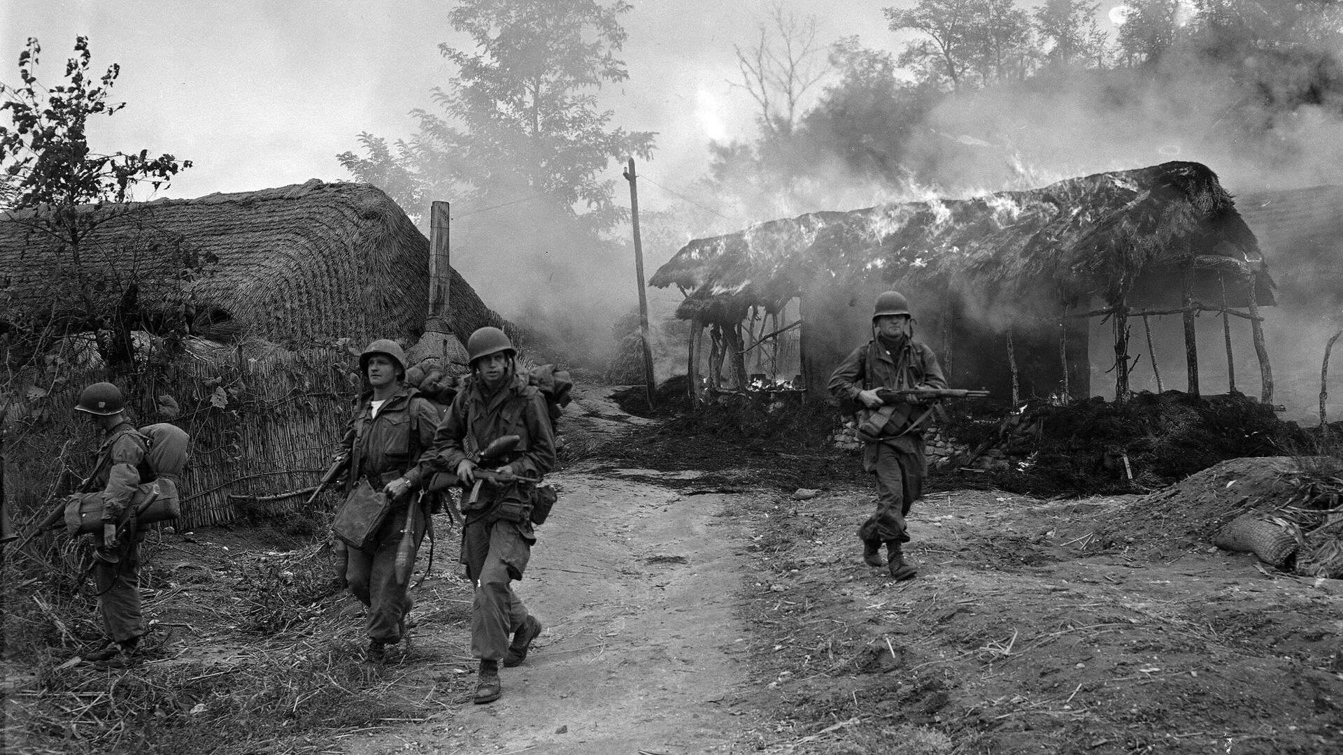 Корейская война. Американские военные в Сукчене, Северная Корея. 20 октября 1950 года  - РИА Новости, 1920, 14.10.2020
