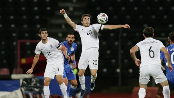 Игровой момент матча сборных Азербайджана и Кипра