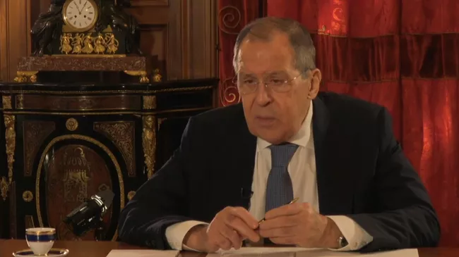 LIVE: Сергей Лавров дает интервью российским журналистам