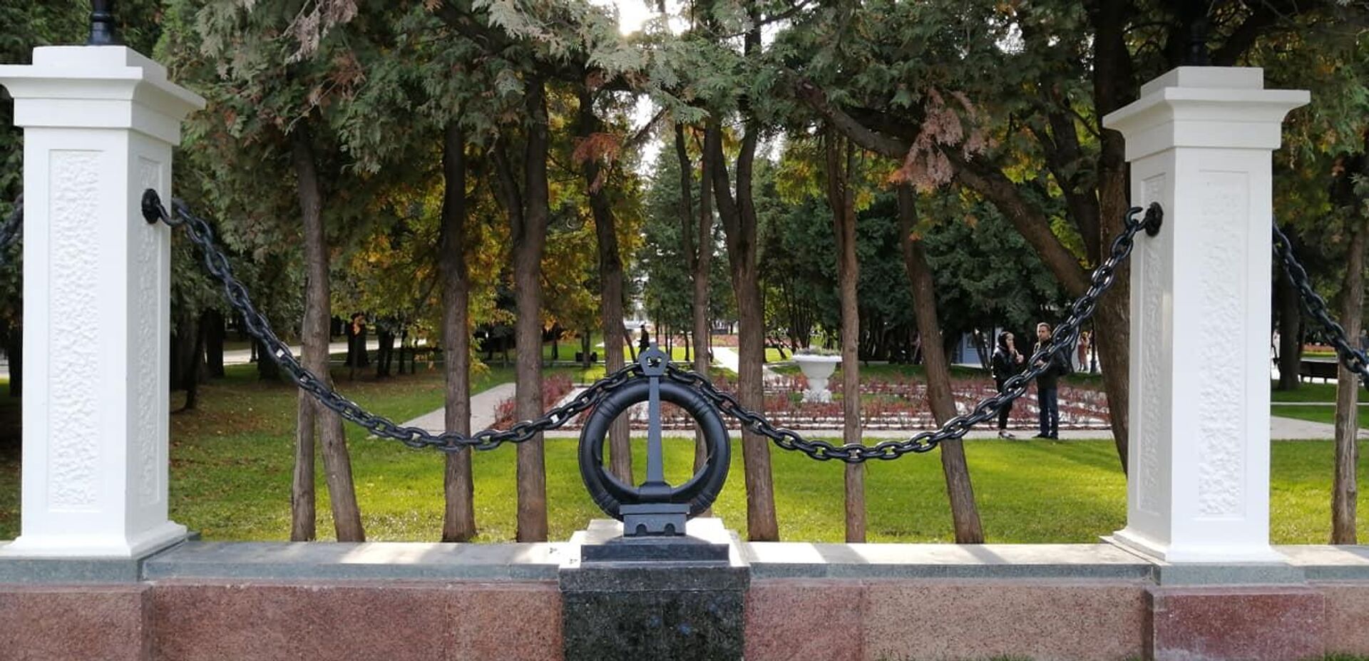 Восстановленная ограда парка Северного речного вокзала в Москве - РИА Новости, 1920, 09.11.2021