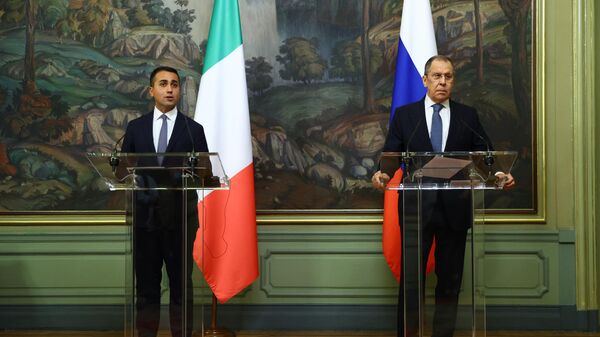 Министр иностранных дел РФ Сергей Лавров и глава МИД Италии Луиджи Ди Майо во время пресс-конференции